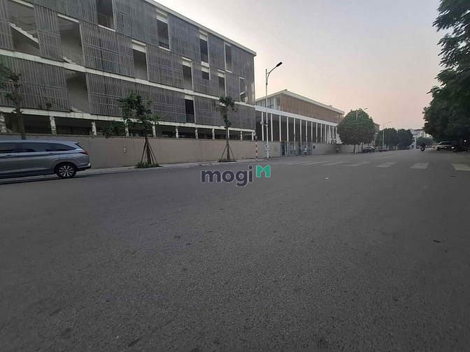 Hình ảnh Giá siêu rẻ !!! bán đất tổ 18 ngọc thụy 160m, oto vào đất, giá chỉ