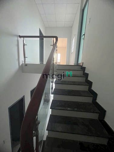 Hình ảnh Chủ cần bán gấp căn nhà 1 lầu nằm hẻm Lê Văn Việt thuộc TNP B 5,5 tỷ