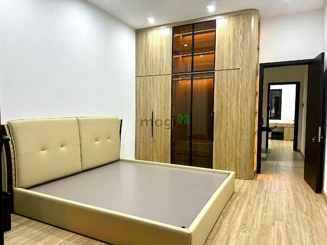 Hình ảnh Bán nhà 52m x 4t ngõ 266 nguyễn văn cừ, 1 nhà ra oto tránh giá 8,x tỷ