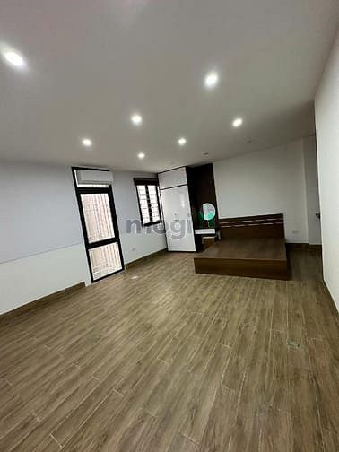 Hình ảnh Cầu Giấy CHDV, 42m2, 6 tầng, thang máy, ôtô 20m 10tỷ5