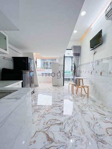 Hình ảnh KHAI TRƯƠNG STUDIO bancon Full nội thất Cao Cấp ngay cầu Nguyễn Văn Cừ