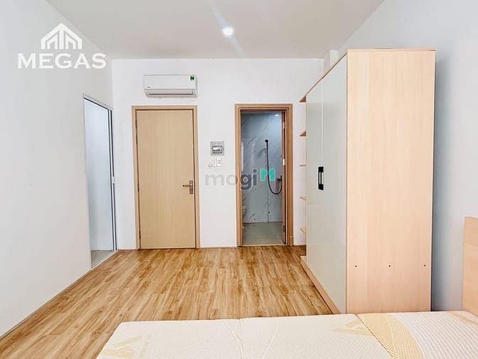Hình ảnh Studio full nội thất cửa sổ trời