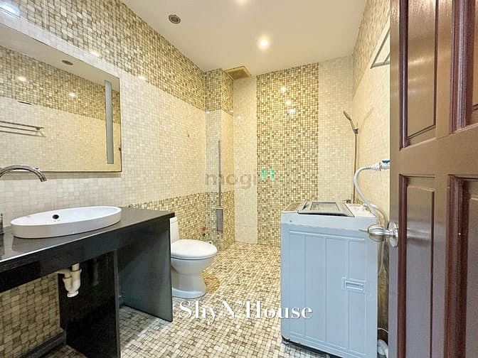 Hình ảnh CHDV siêu rộng 40m2, ban công, MG riêng, full NT cao cấp gần Vincom
