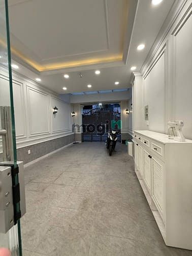 Hình ảnh RẺ 80tr! Cho thuê MT Đ. Lý Văn Phức, Q. 1 – 4x20m – 5 tầng thang máy