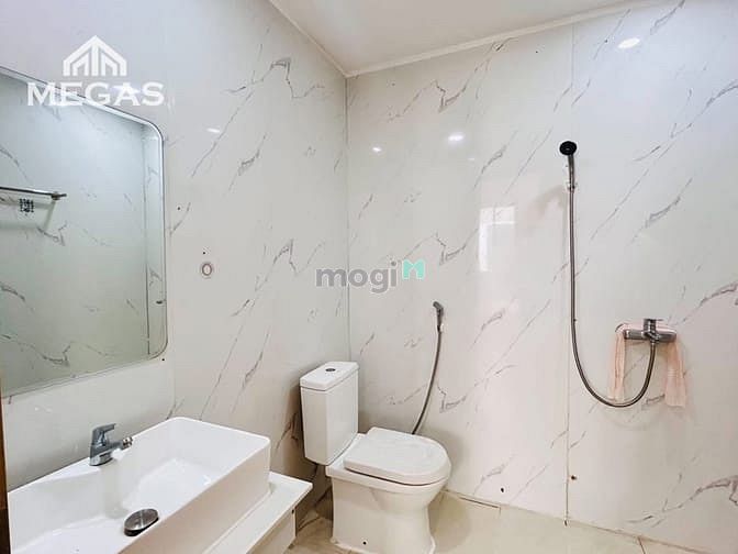 Hình ảnh Studio cửa sổ trời ngay Phan Xích Long