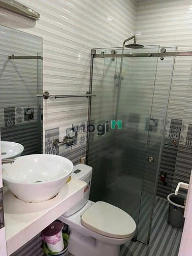 Hình ảnh Cho thuê nhà phố đẹp góc 3MT NTCB Hẻm xe hơi
