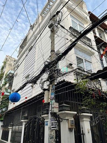 Hình ảnh Cho thuê nhà phố đẹp góc 3MT NTCB Hẻm xe hơi