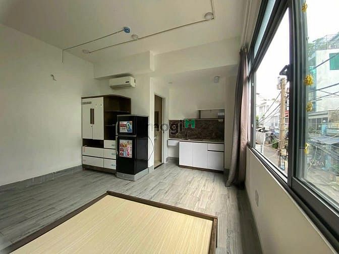 Hình ảnh Studio cửa sổ trời to đùng ngay Văn Lang cơ sở 3