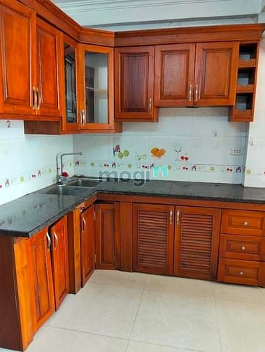 Hình ảnh Siêu phẩm Ngọc Thụy, Kinh doanh, ô tô thông.