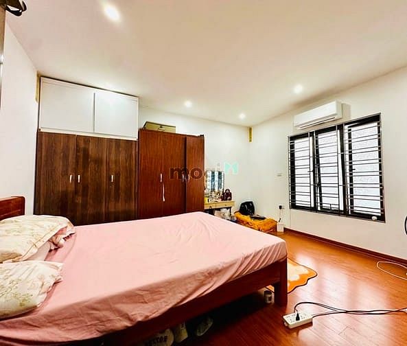 Hình ảnh Siêu phẩm Ngọc Thụy, Kinh doanh, ô tô thông.