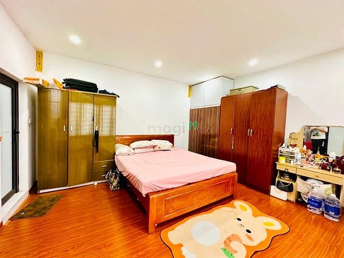 Hình ảnh Siêu phẩm Ngọc Thụy, Kinh doanh, ô tô thông.