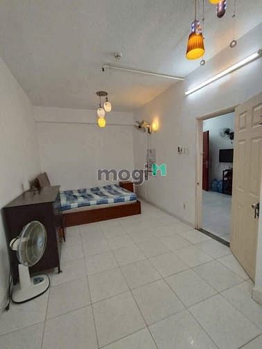 Hình ảnh Chung cư Trần Phú, P8, Q5: giá thuê 9tr5/th, 2p ngủ, NT
