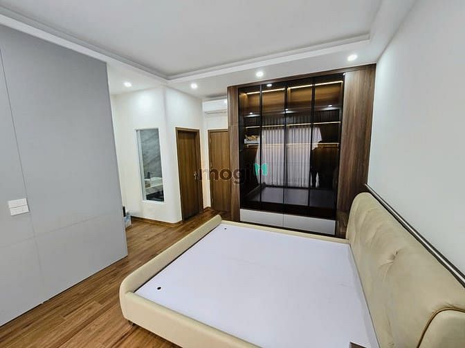 Hình ảnh Nhà Bồ Đề 41m, 6 tầng lô góc, 3 ngủ, Full nội Thất, Ô tô đỗ cửa