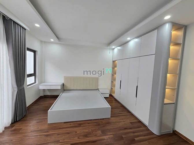 Hình ảnh Nhà Bồ Đề 41m, 6 tầng lô góc, 3 ngủ, Full nội Thất, Ô tô đỗ cửa