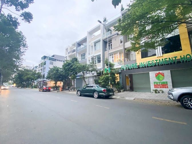 Hình ảnh Bán Gấp Nhà MT Dương Văn An DT 110 m2 , 2 Tầng NHỉnh 2x Tỷ