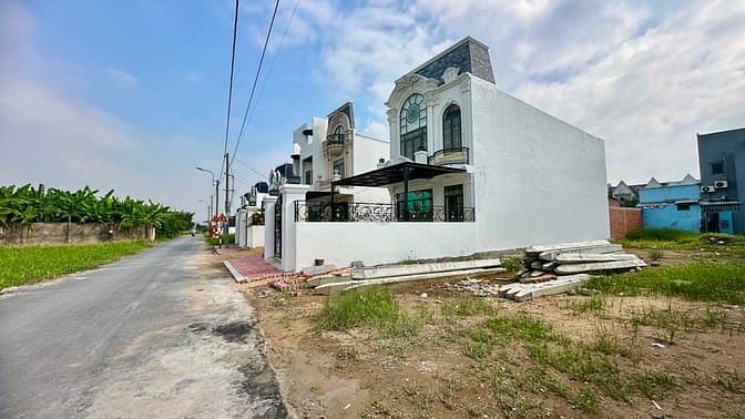 Hình ảnh Mặt Tiền Đường Phạm Thị Kiều, Nhà Mới Xây Trống Chưa Ở