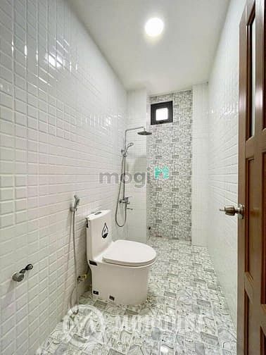 Hình ảnh Cho Thuê CHDV Mới Xây Full NT Có Thang Máy Ngay Lạc Long Quân Quận Tân