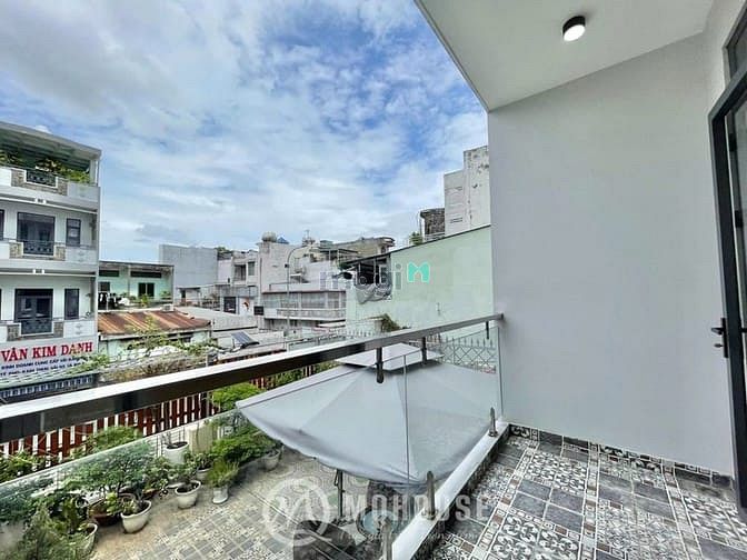 Hình ảnh Cho Thuê CHDV Mới Xây Full NT Có Thang Máy Ngay Lạc Long Quân Quận Tân