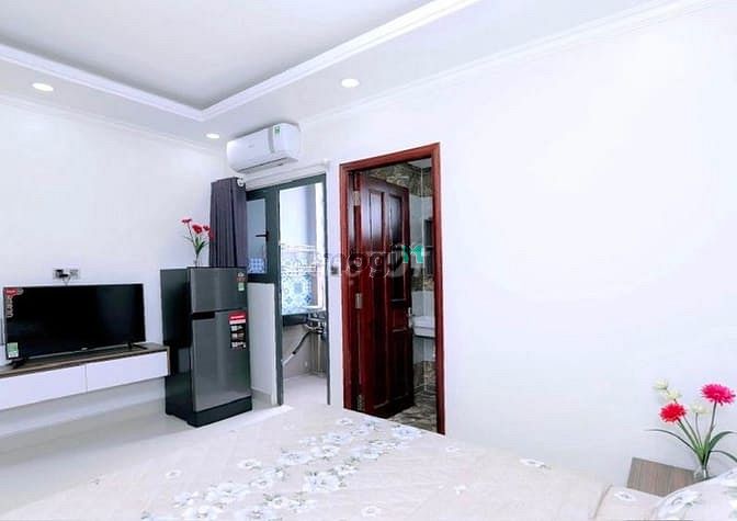 Hình ảnh Chính chủ: phòng full nội thất, tách bếp, có thang máy
