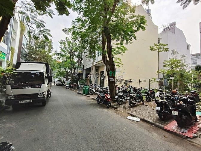 Hình ảnh bán lô đất hưng gia 1 lô R4-91 khu Phú Mỹ Hưng Quận 7 giá tốt 24 tỷ
