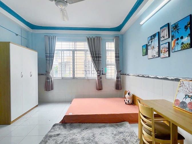 Hình ảnh Cho Thuê Phòng Thoáng Mát Nội Thất Cơ Bản Cửa Sổ Bự