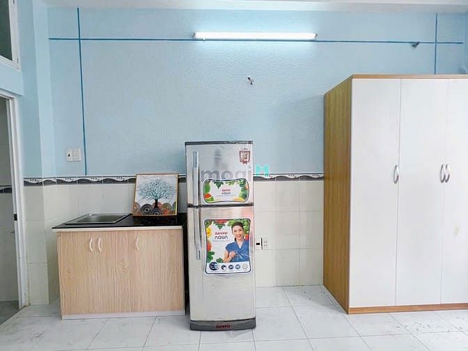 Hình ảnh Cho Thuê Phòng Thoáng Mát Nội Thất Cơ Bản Cửa Sổ Bự