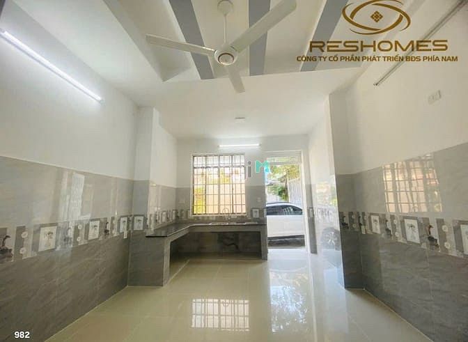 Hình ảnh Cho thuê căn nhà đẹp 1T3L gần chợ Lý Văn Sâm