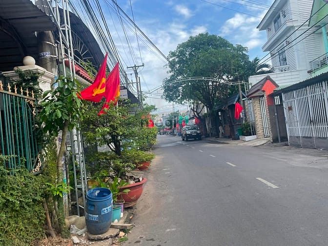Hình ảnh Đất thổ cư SHR dt 162m2 thích hợp an cư mt đg xe hơi P. Long Bình Tân