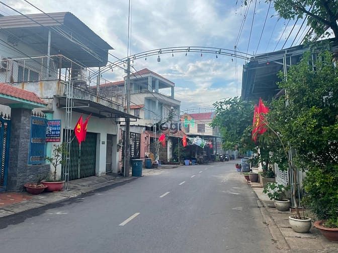 Hình ảnh Đất thổ cư SHR dt 162m2 thích hợp an cư mt đg xe hơi P. Long Bình Tân