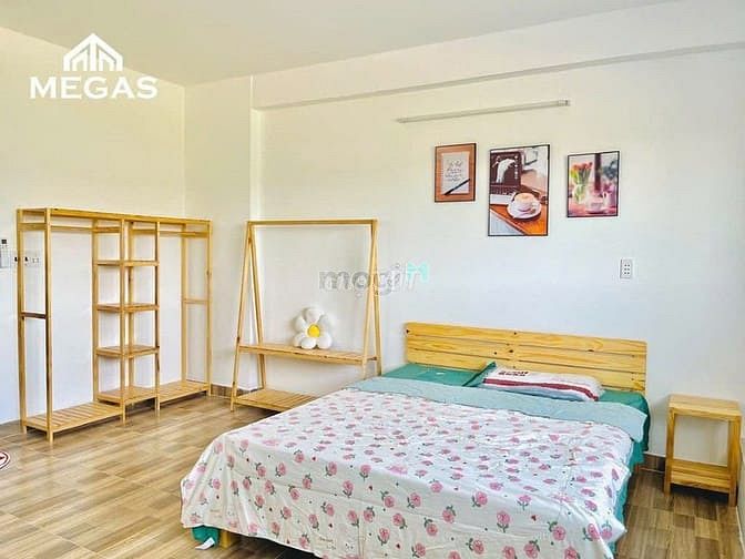 Hình ảnh Studio cửa sổ lớn siêu thoáng ngay VINCOM Nguyễn Xí - Nguyễn Gia Trí