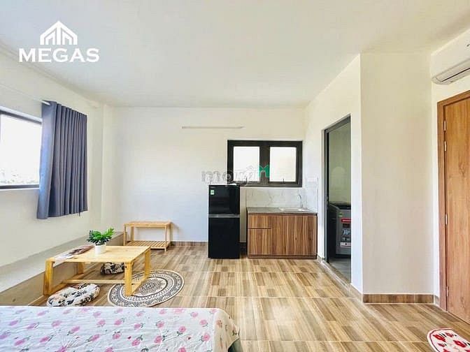 Hình ảnh Studio cửa sổ lớn siêu thoáng ngay VINCOM Nguyễn Xí - Nguyễn Gia Trí