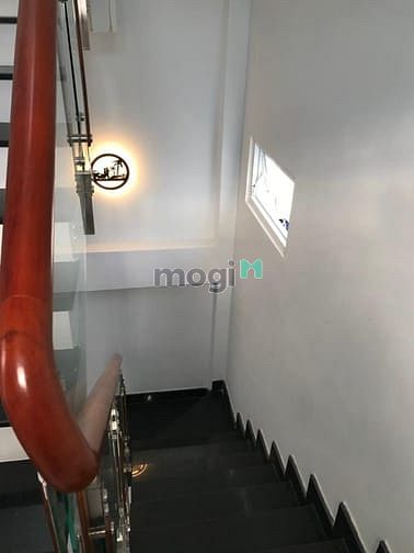 Hình ảnh Bán nhà Tân Bình Phường 13 30m 4 lầu 3,7 tỷ.