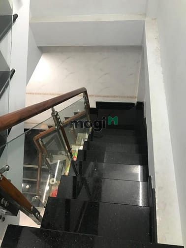 Hình ảnh Bán nhà Tân Bình Phường 13 30m 4 lầu 3,7 tỷ.