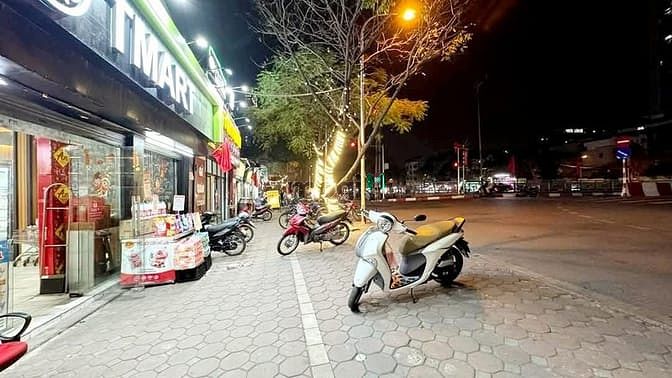 Hình ảnh Bán Gấp Đất MP Vũ Tông Phan. Lô góc 4 mặt thoáng. Giá 313tr/m. Hiếm có