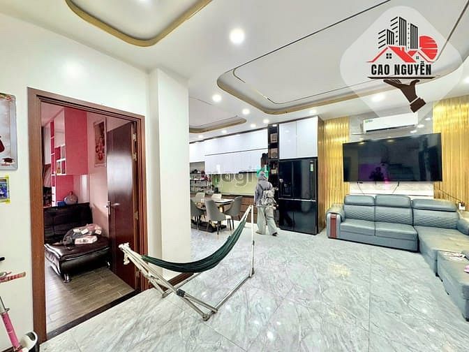 Hình ảnh Biệt thự trống suốt, 3 lầu, thang máy, gần Aeon Tân Phú