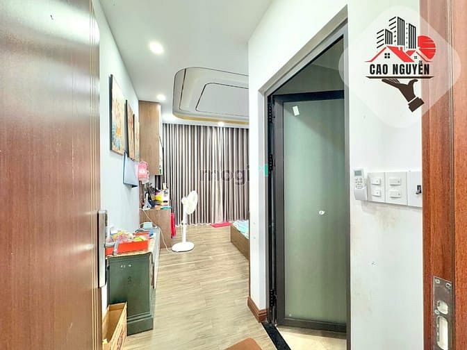 Hình ảnh Biệt thự trống suốt, 3 lầu, thang máy, gần Aeon Tân Phú