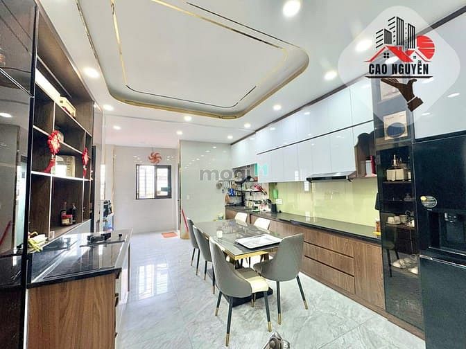 Hình ảnh Biệt thự trống suốt, 3 lầu, thang máy, gần Aeon Tân Phú