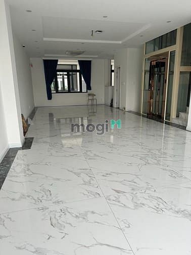Hình ảnh 𝐂𝐇𝐎 𝐓𝐇𝐔𝐄̂ biệt thự đối diện trường học VINSCHOOL