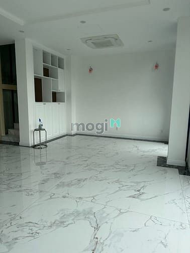 Hình ảnh 𝐂𝐇𝐎 𝐓𝐇𝐔𝐄̂ biệt thự đối diện trường học VINSCHOOL