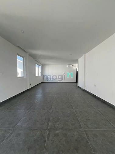 Hình ảnh Cho thuê gấp BT compound Hồ Gia Trang 5pn có Thang máy Chỉ 4,600$