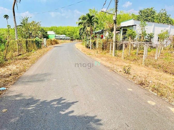 Hình ảnh Bán lô đất 3 mặt tiền đường giá rẻ quy hoạch đất ở đã có 700 m thổ cư