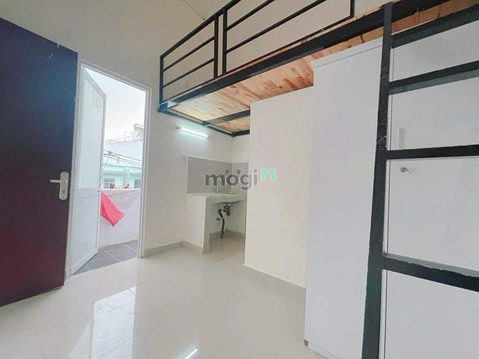 Hình ảnh Phòng Bancol giá rẻ ngay khu Bàu Cát