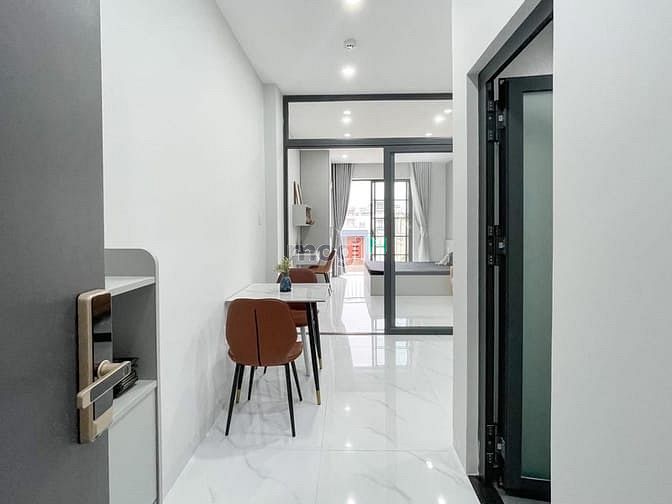 Hình ảnh Studio full nội thất, có ban công, gần Lotte, sát bên Q4