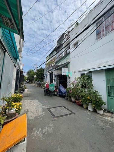 Hình ảnh Bán nhà hẻm 6m đường Lê Văn Qưới, 150m2, cấp 4, giá: 9.5 tỷ.