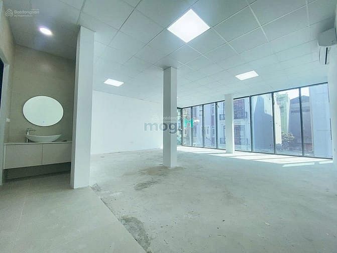 Hình ảnh Cho thuê nhà MP Vạn Phúc, HĐ 80m2, 5 tầng 1 hầm, thông sàn, thang máy