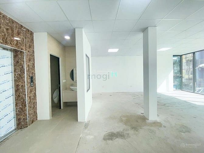 Hình ảnh Cho thuê nhà MP Vạn Phúc, HĐ 80m2, 5 tầng 1 hầm, thông sàn, thang máy