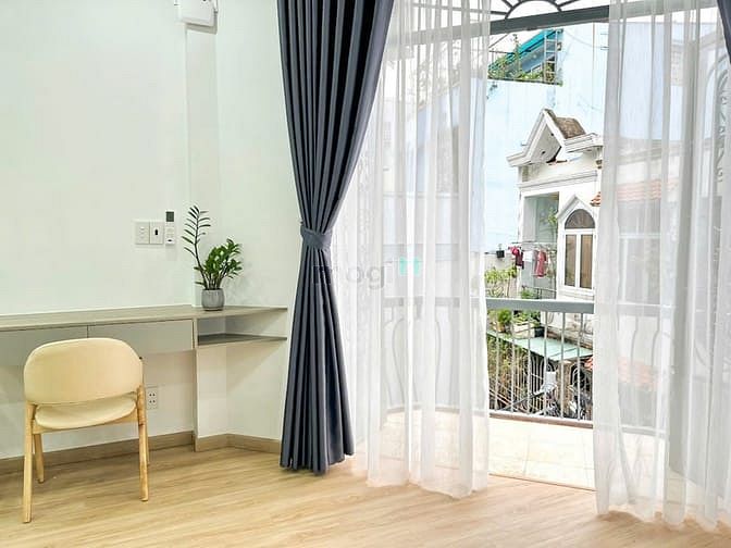 Hình ảnh Cho thuê CHDV 1PN ban công thang máy, ngay gần nhà thờ Ba Chuông Q3