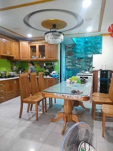 Hình ảnh Bán nhà Tân Phú HXH 5 lầu 70m 7,8 tỷ,
