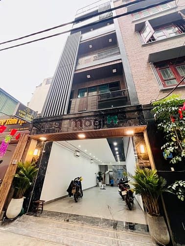 Hình ảnh Bán toà Văn phòng mặt phố Nguyễn Khang , 72m2 ,8T giá 35,6tỷ