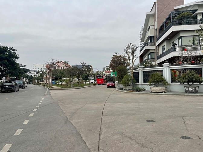Hình ảnh HÀNG HIẾM đất bt góc 3 mặt tiền bám hồ Bãi Cháy,515m2,mt:34m.giá 80tr
